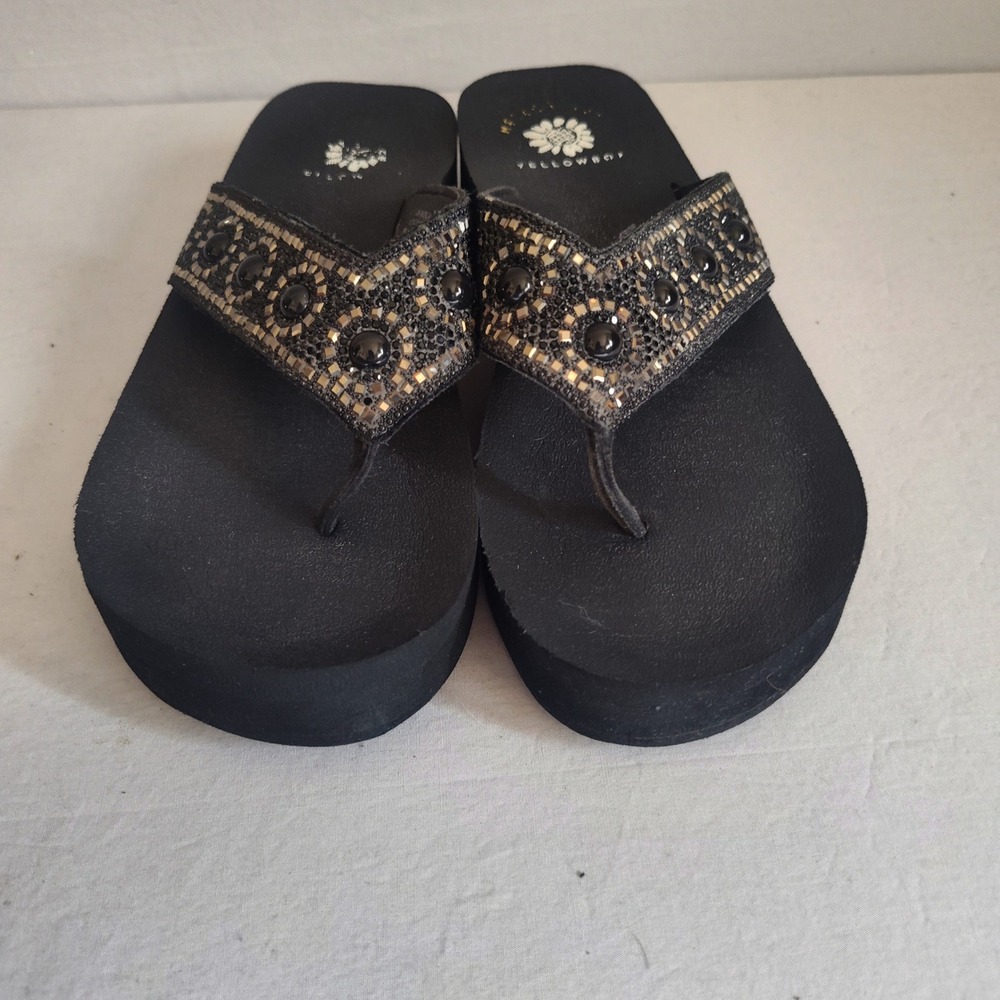 Yellow Box Blakely Black Leather Beaded Platform Flip Flops Womens Size 7